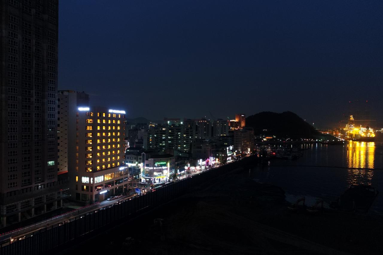 Geoje Artnouveau Suite Hotel Bagian luar foto