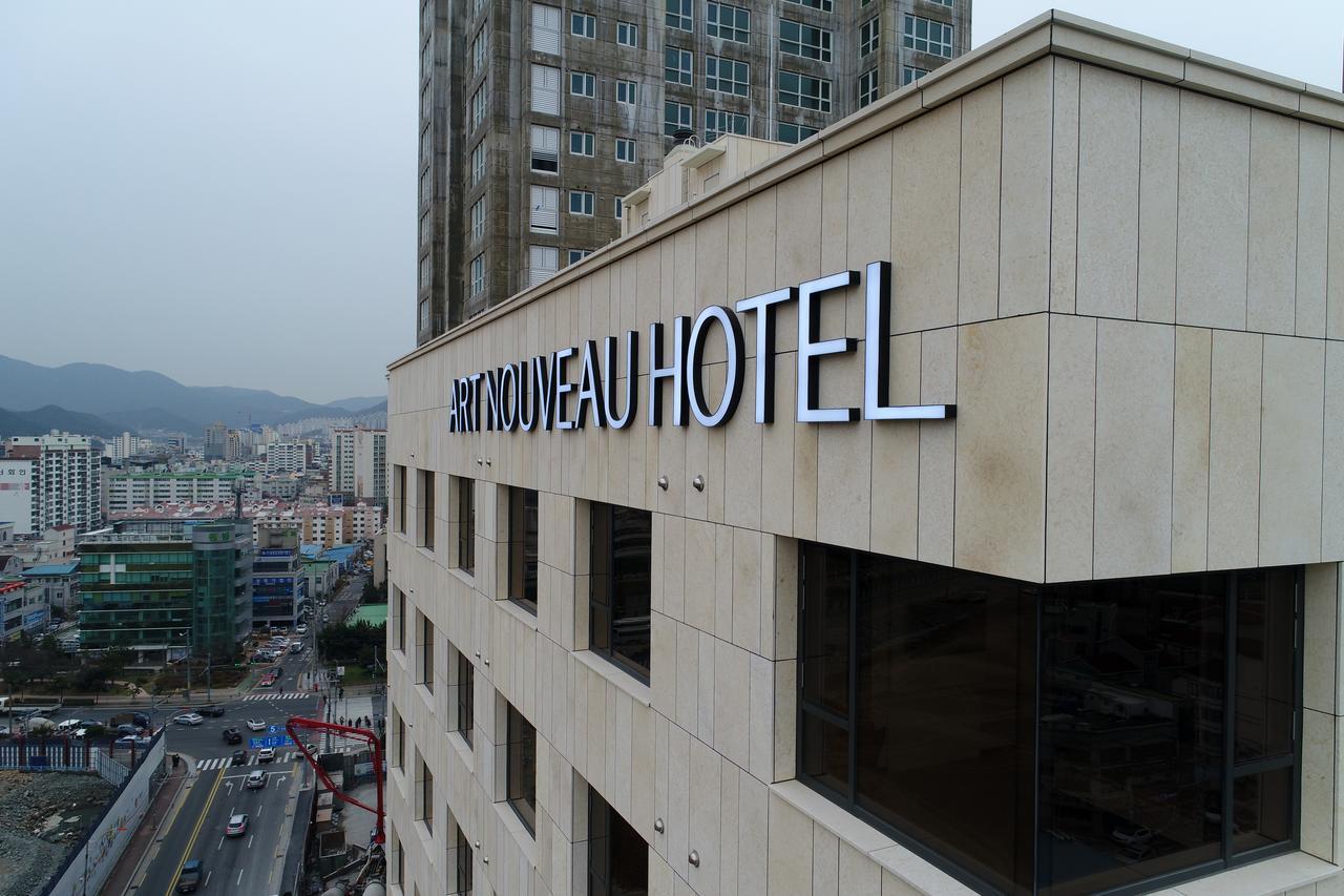 Geoje Artnouveau Suite Hotel Bagian luar foto