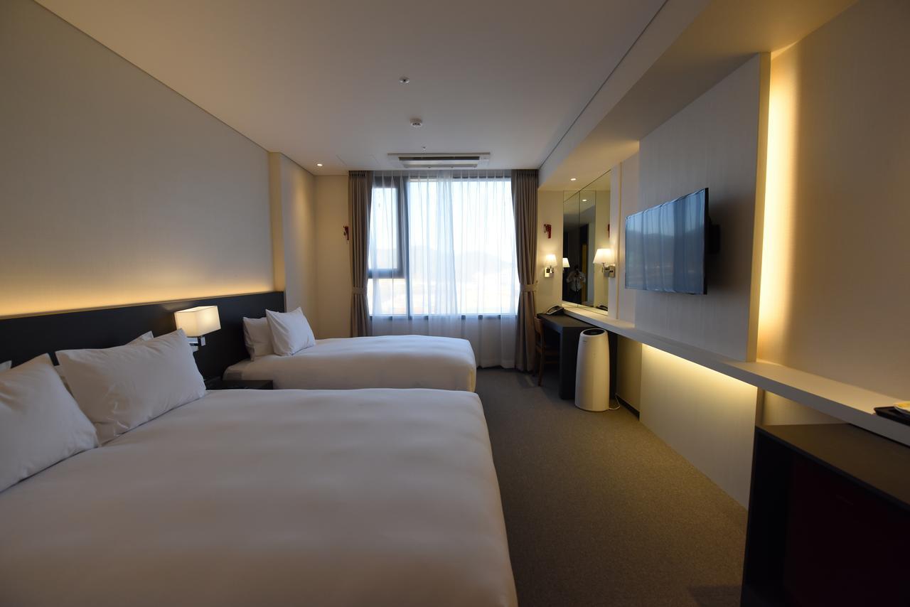 Geoje Artnouveau Suite Hotel Bagian luar foto