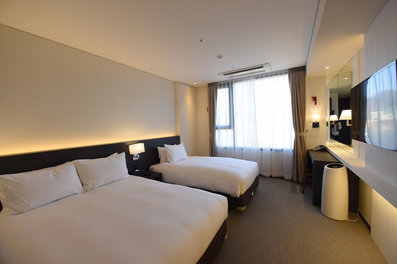 Geoje Artnouveau Suite Hotel Bagian luar foto