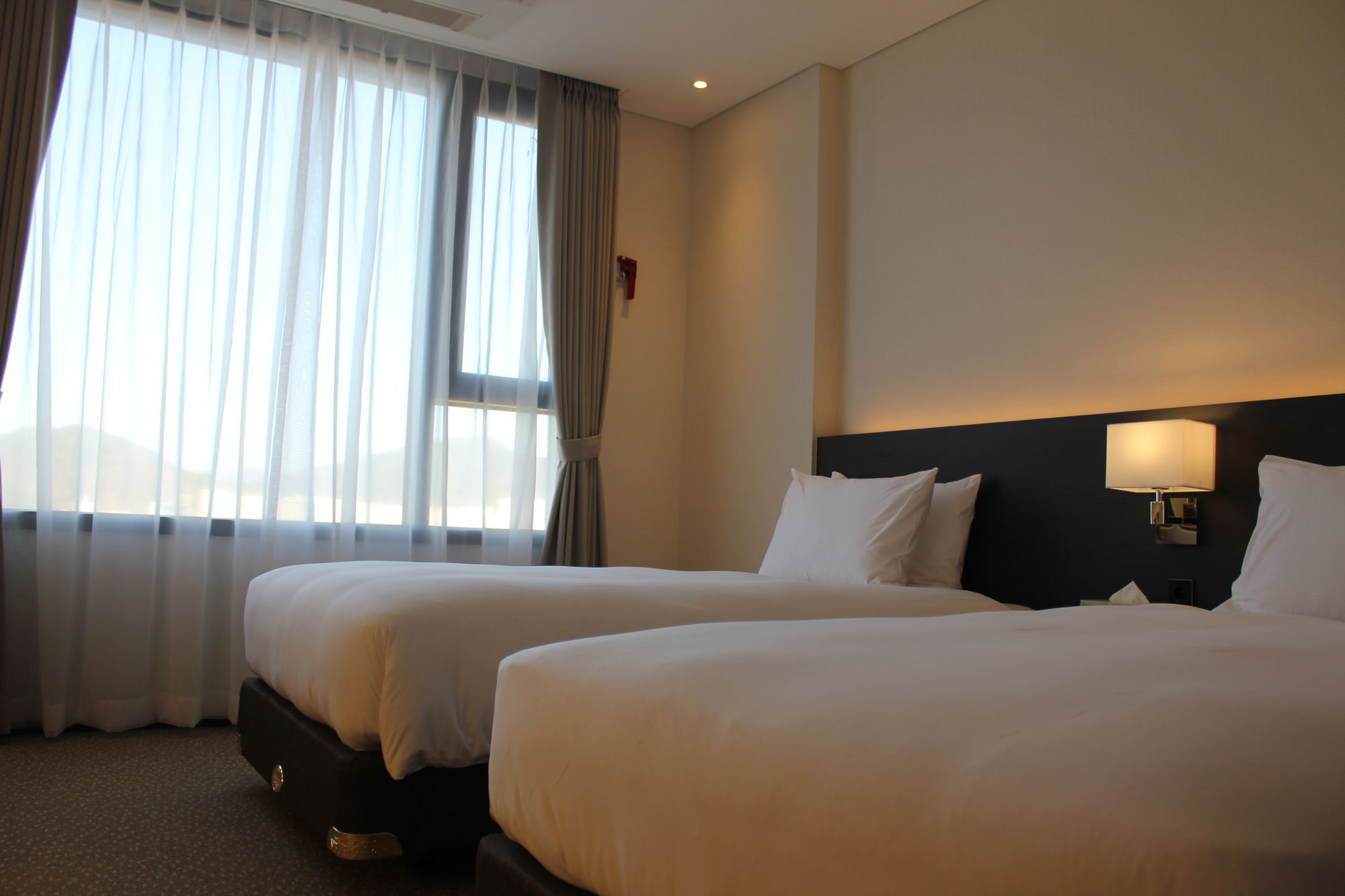 Geoje Artnouveau Suite Hotel Bagian luar foto